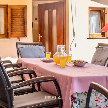 Апартаменты Casa Melita With Garden *